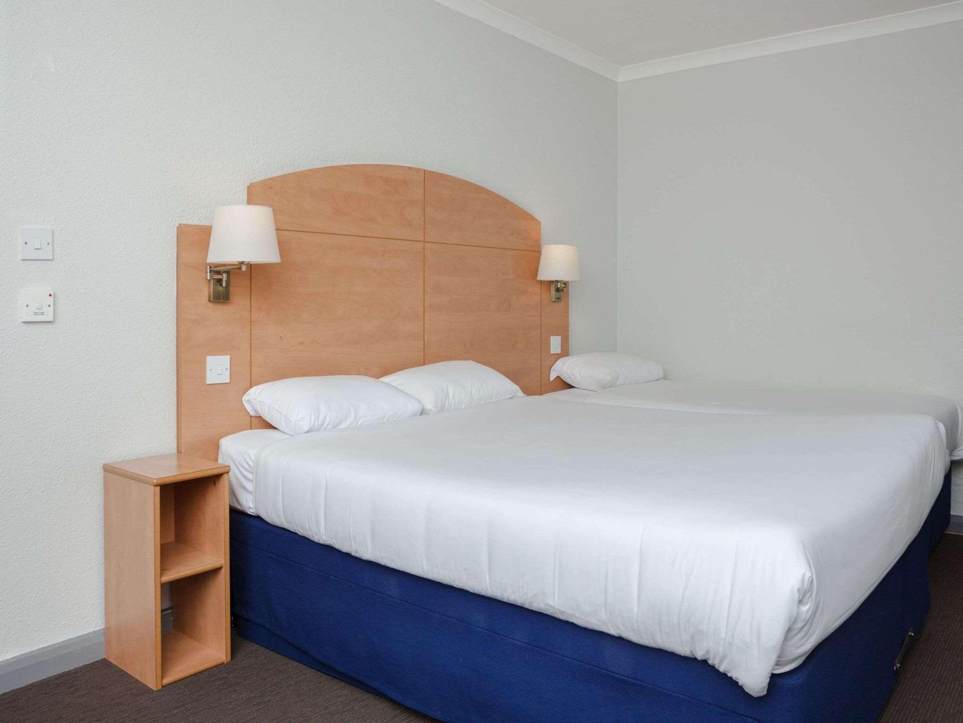 Campanile Hotel Dartford Exterior photo